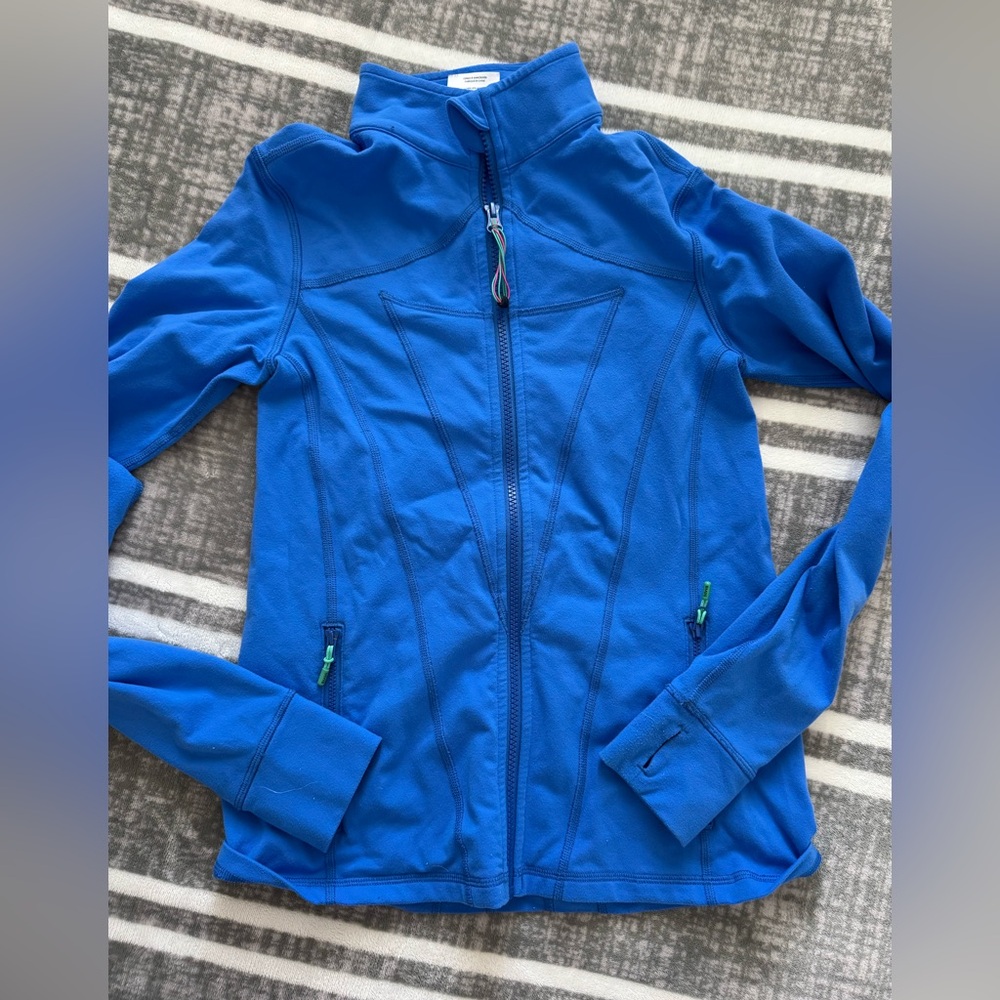 Ivivva blue sweater